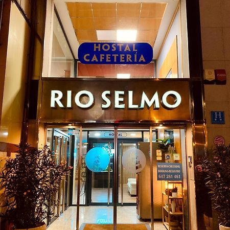 Hostal Rio Selmo Ponferrada Exterior photo